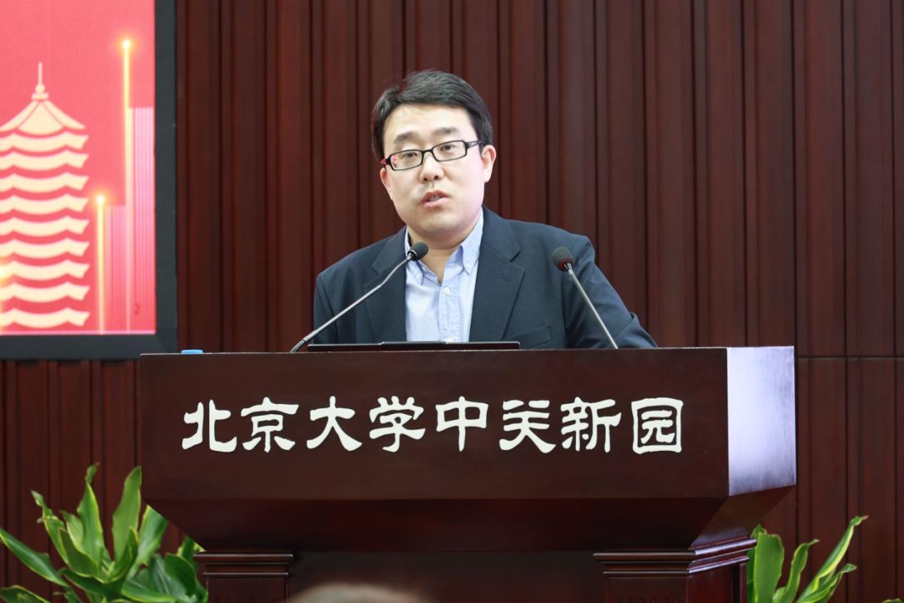 李伟